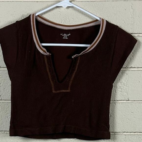 Urban Outfitters Brown Go for Gold Cropped Top size M/L - Picture 8 of 8